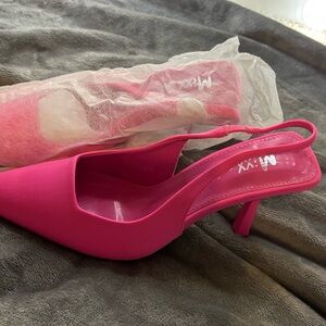 Hope's Fuchsia Slingback Heels
